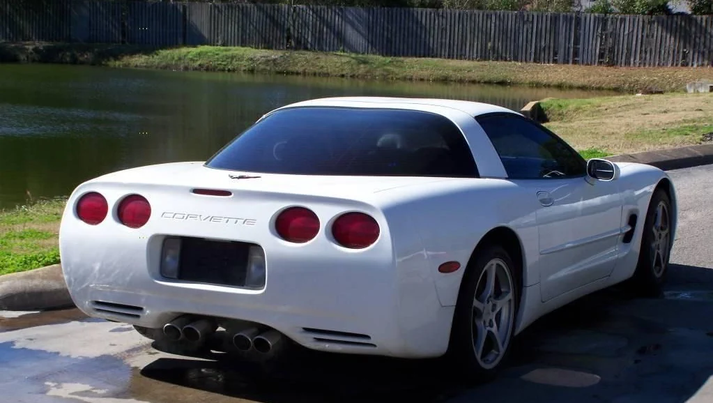 Click to Enlarge-Esc to Close Corvette Generations/C5/C5 2000 Artic White Rear.webp